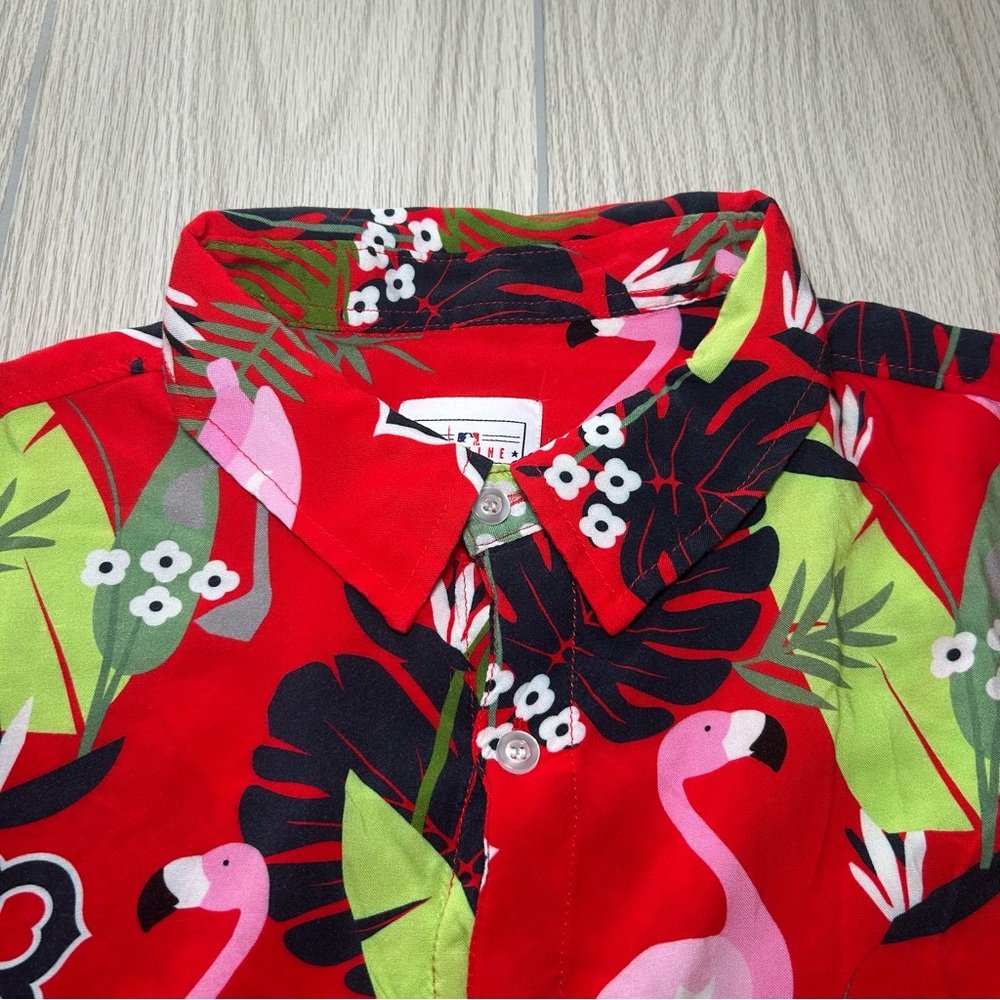MLB Boston Red Sox Men’s Genuine Merchandise Hawaiian Pink Flamingo Shirt sz L - Picture 2 of 10
